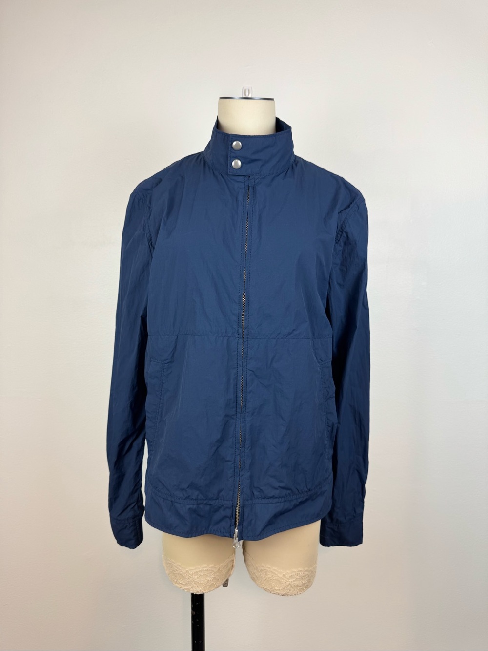 Club Monaco Women Rain Resistant Nylon Jacket in Cobalt Blue size Medium